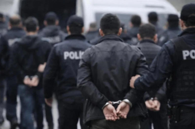 Konya merkezli FETÖ operasyonu! 13 ilde düğmeye basıldı, 19 isim gözaltında