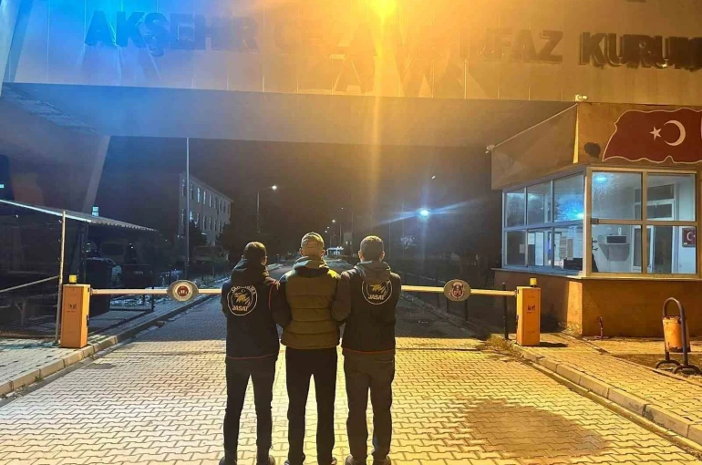 Konya’da jandarmadan aranan şahıslara sıkı takip 