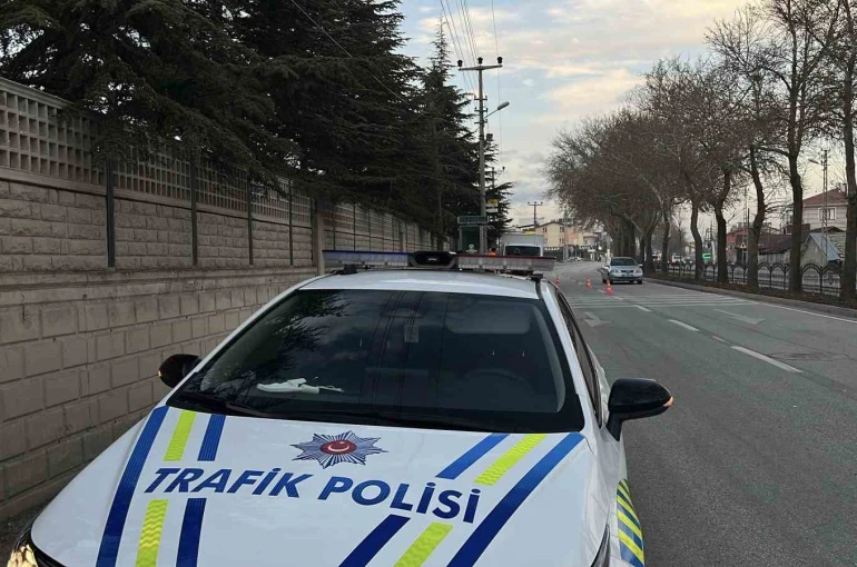 Konya’da motosiklet otobüs durağına çarptı: 1 ölü 