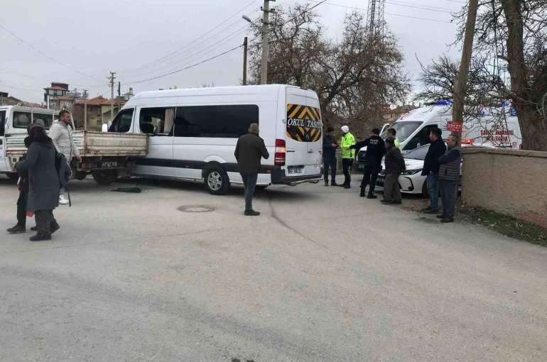 Konya’da okul servisi belediye aracı ile çarpıştı: 5 yaralı