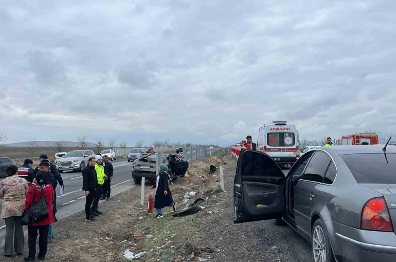 Konya’da takla atan otomobilde yaralanan genç, hayatını kaybetti