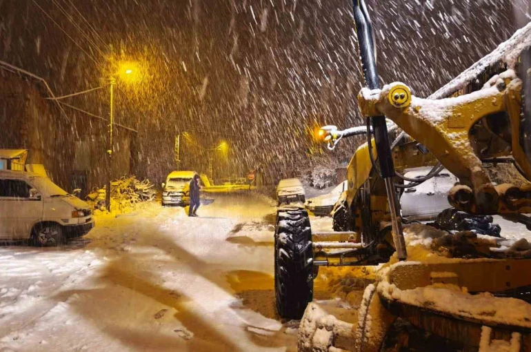 Konya’nın kayak merkezi beyaza boyandı