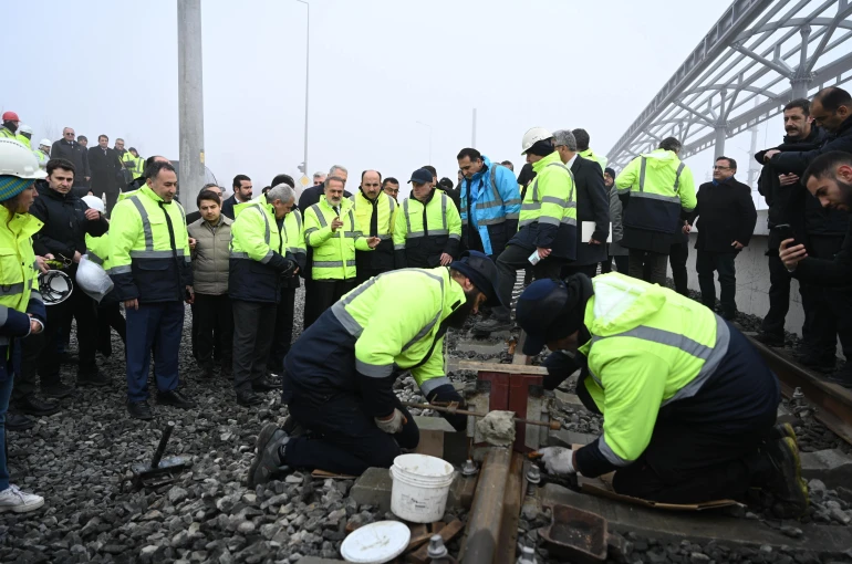 KONYARAY Banliyö Hattı'nda ray birleştirme kaynak programı yapıldı