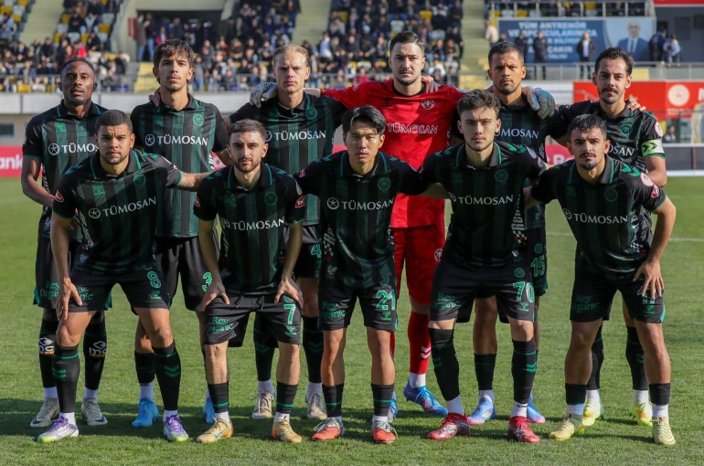 Konyaspor 4-1’lik galibiyetle gruplara yükseldi