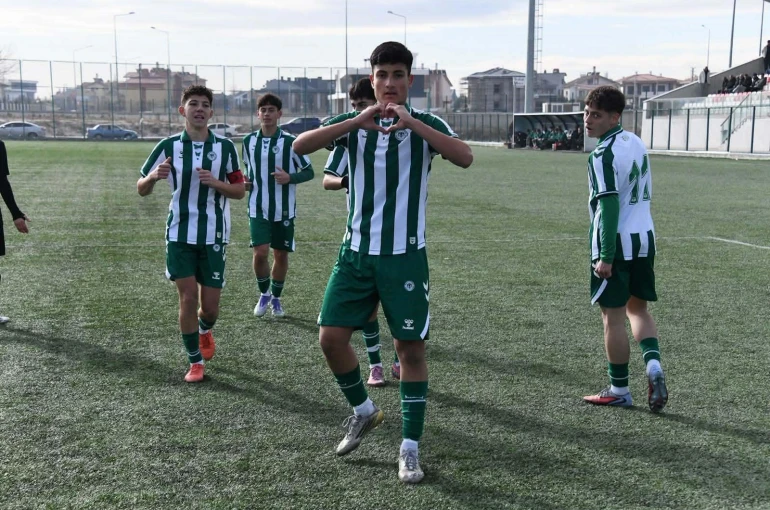 Konyaspor Altyapısından gol makinesi çıktı: 16 yaşında gol kralı oldu!