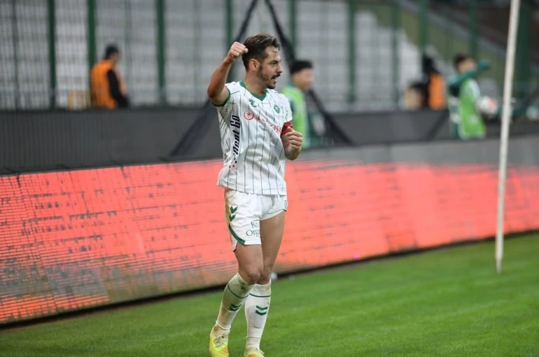 Konyaspor'da bir yaprak dökümü daha! Vedaya hazırlanıyor