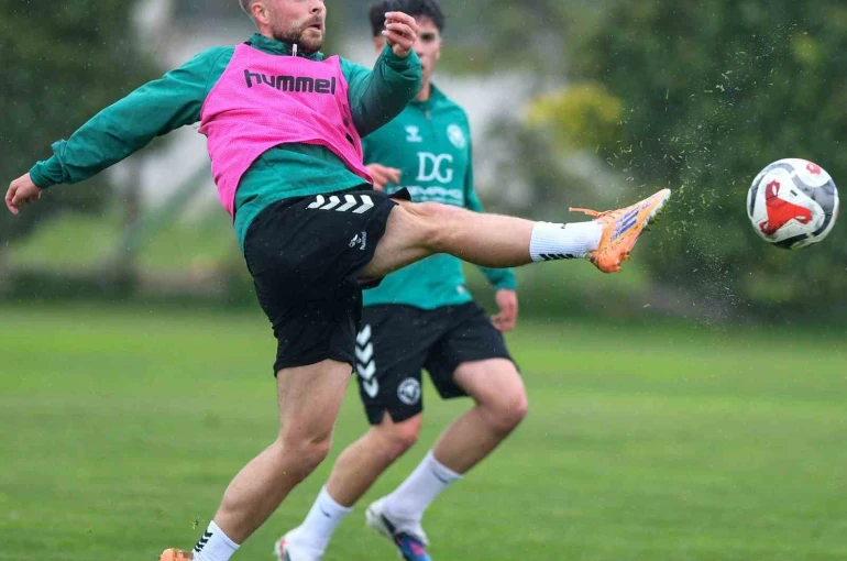 Konyaspor, Fenerbahçe maçı hazırlıklarına başladı 