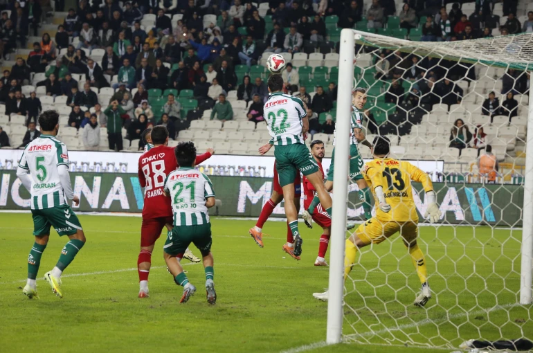 Konyaspor ve Antalyaspor puanları paylaştı