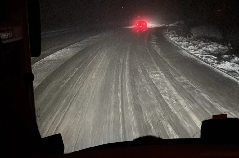 Kop Geçidi’nde tipi ve fırtına etkili oluyor 