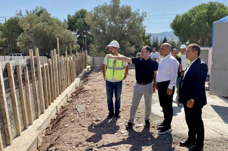 Körfez’de Çamlıtepe Spor Kompleksi için ilk kazma vuruldu 