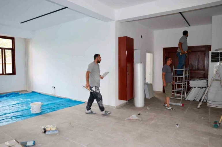 Körfez’de Taşköprü Kültür Evi açılış için gün sayıyor