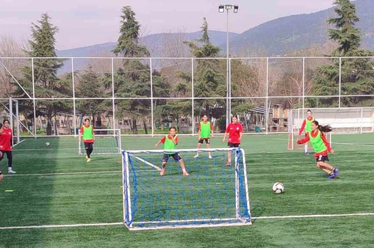 Körfez’in kızları şampiyonluk için hazırlanıyor