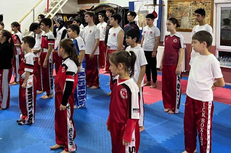 Körfezli kick boksçulardan şampiyona öncesi güç birliği 