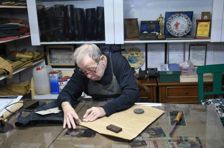 Körüklü çizme ustası Karpuzcu’ya "2025 Yaşayan İnsan Hazinesi" ödülü 