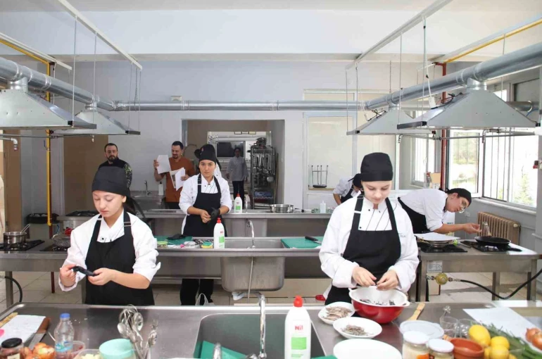 Köşk’te öğrenciler hünerlerini mutfakta sergiledi 