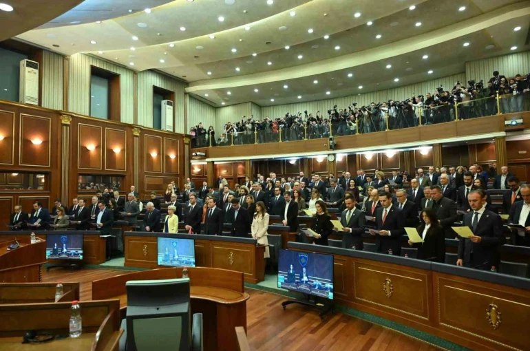 Kosova’da yeni hükümete ilk kez Türk başbakan yardımcısı 