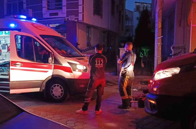 Kötü koku ihbarına giden ekipler bozulmuş etle karşılaştı 