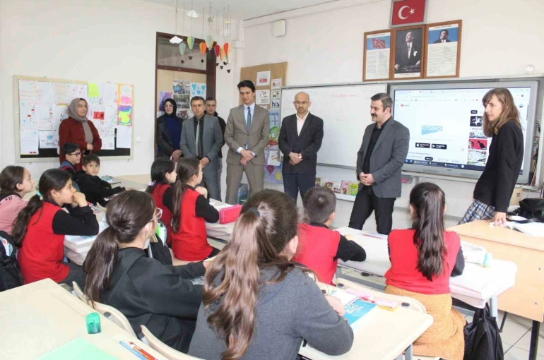 Köyceğiz Kaymakamı Kumcu, öğrencilerle bir aray geldi 