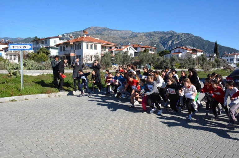 Köyceğiz’de Atatürk yol koşusu yapıldı 