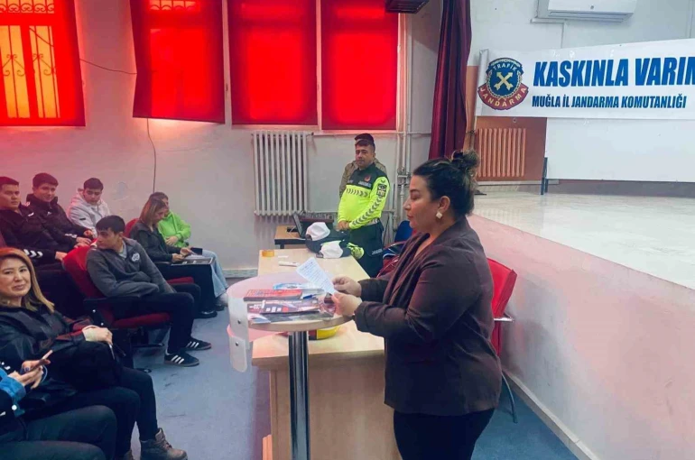 Köyceğiz’de lise öğrencilerine yönelik ‘Trafik Eğitimi’ semineri düzenlendi 