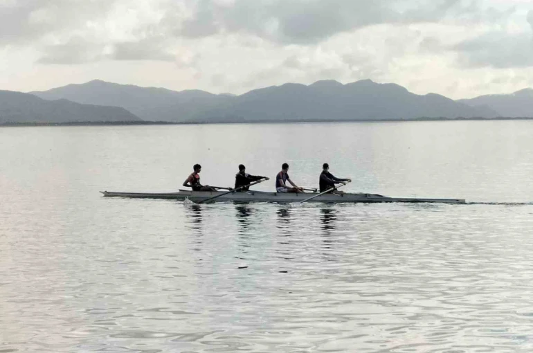 Köyceğiz’de yarıyıl tatili kürek okulu eğitimleri sürüyor 
