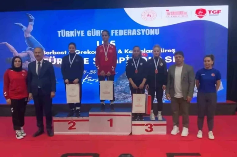 Köyceğizli güreşçi Çomak Türkiye üçüncüsü oldu 