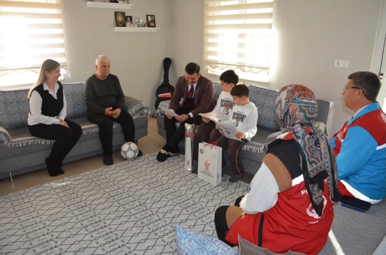 Köyceğizli şehit çocuklarını, Bakan Göktaş unutmadı 