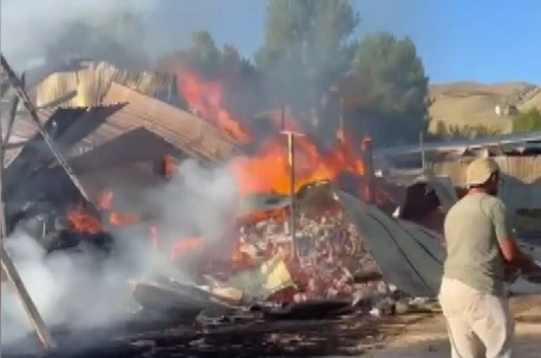 Köyde saman yangını