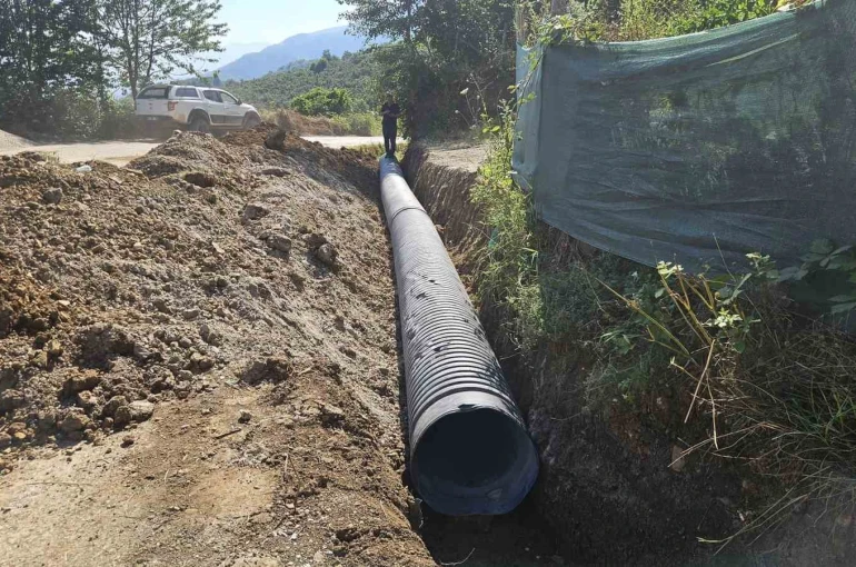 Köylerde boru çalışmaları sürüyor 