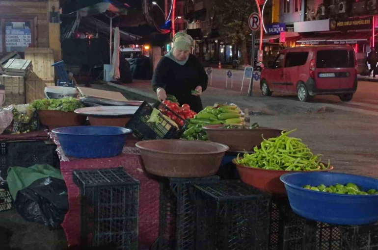 Köylü kadınlar 200 yıldır bu pazarda buluşuyor