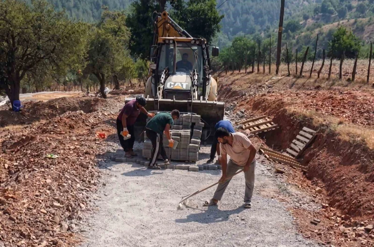 Kozan Belediyesi’nden 11 mahallede dev yol atağı