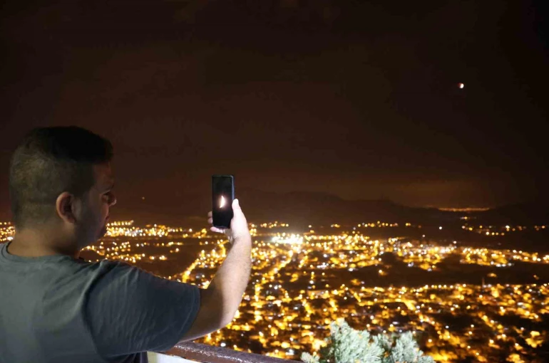 Kozan’da "Kanlı Ay" tutulması 