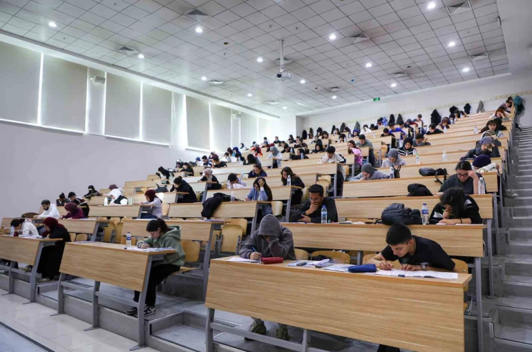 KTO Karatay’da ödüllü deneme sınavı ile YKS provası yapıldı 