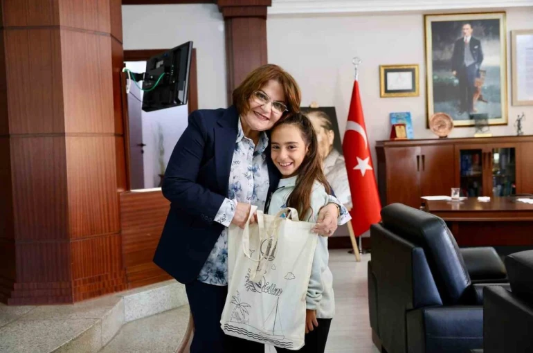 Küçük yelkenciler Başkan Gençay ile görüştü 