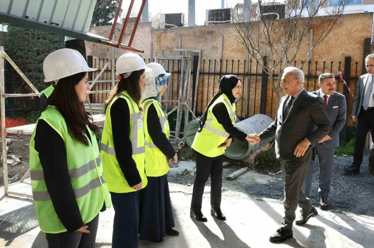 Küçükçekmece Belediye Başkanı Çebi, ilçedeki yatırımları yerinde inceledi 