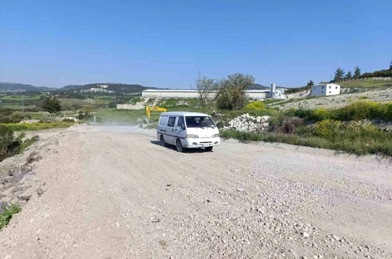 Kula-Selendi eski yolu yeniden ulaşıma açıldı 