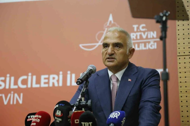 Kültür ve Turizm Bakanı Ersoy: "2025 yıl sonu hedefimiz olan 64 milyar dolar gelire doğru emin adımlarla ilerliyoruz"