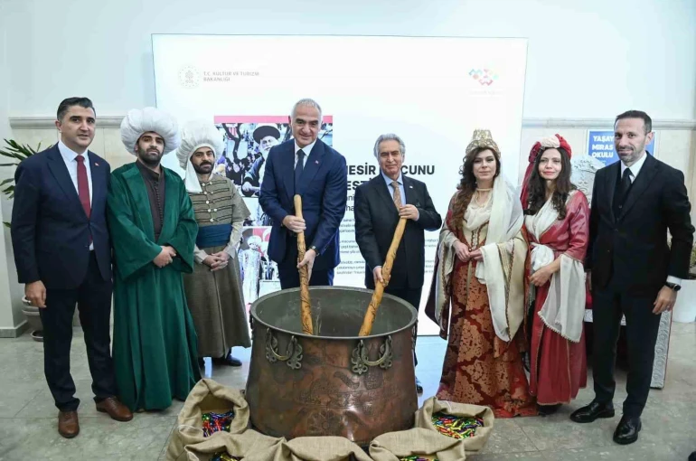 Kültür ve Turizm Bakanı Ersoy, Ankara’da Mesir Macunu kardı 