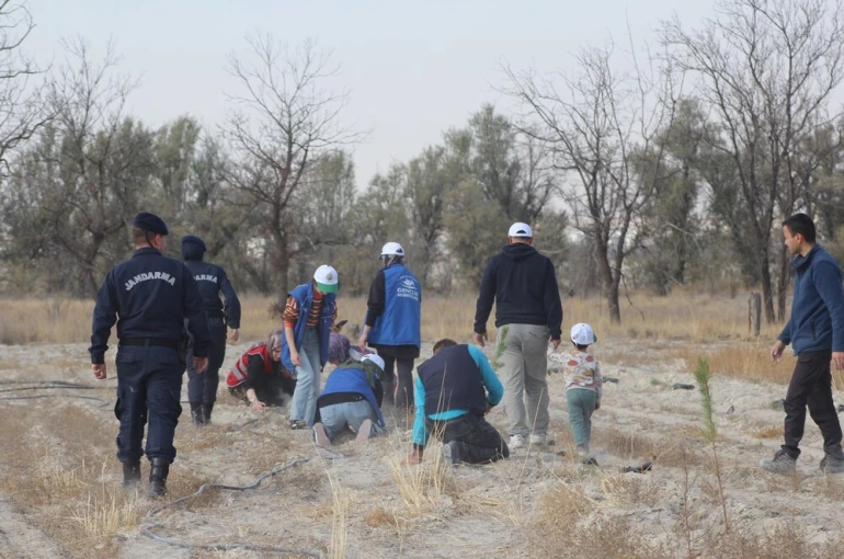 Kulu ve Karapınar’da fidanlar toprakla buluştu