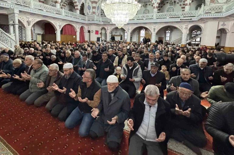 Kulu’da Bayram Namazı coşkusu