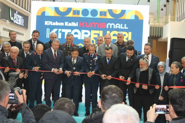 KUMSmall Kitap Fuarı açıldı 