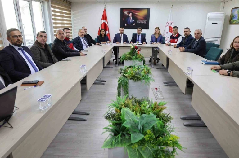 Kuraklık riski altındaki Eber ve Akşehir Gölleri için bir araya gelindi 