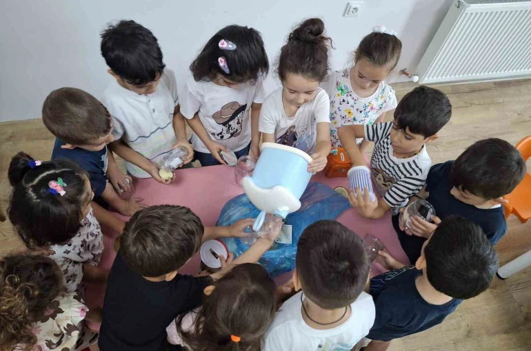 Kur’an kursu öğrencilerinden unutulmayacak bağış