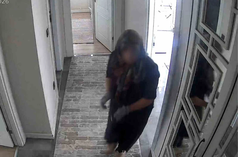 Kurbanlık parası çalındı: Şüpheli eldiven giyidi ama kamera detayını unuttu