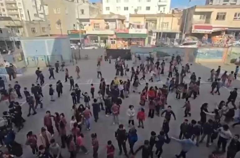 Kurtalan’da öğrenciler "Kabe’de Hacılar" ilahisine hep birlikte eşlik etti