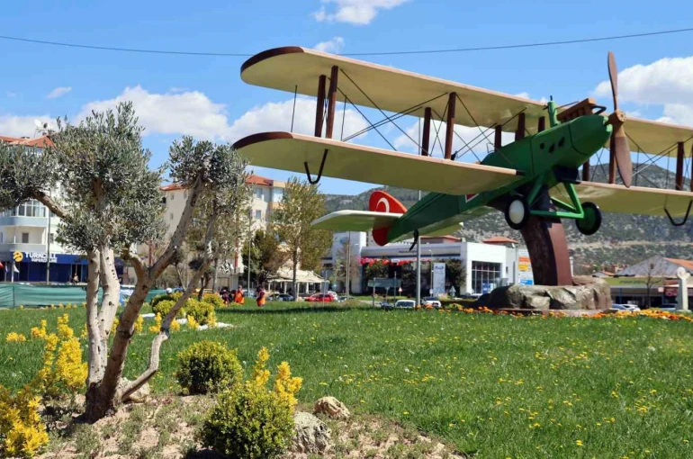 Kurtuluş savaşının sessiz efsanesi ‘İsmet Tayyaresi’ Muğla’da birebir sergileniyor 