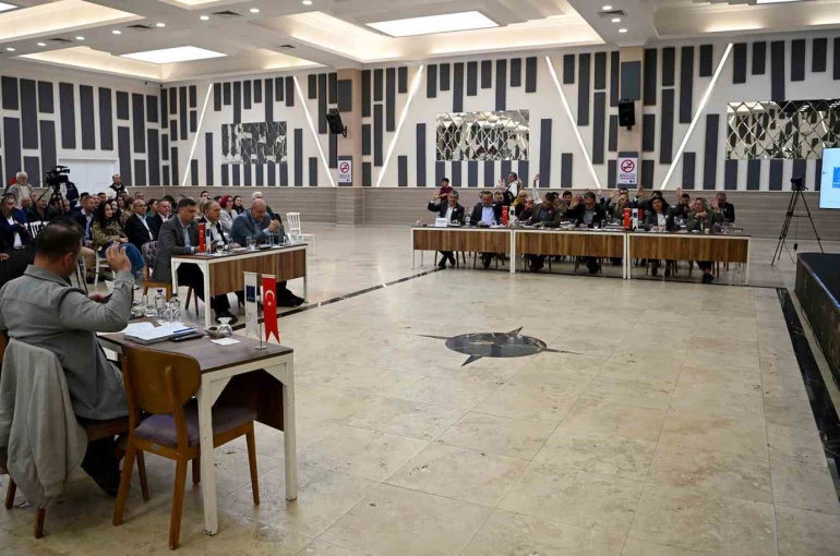 Kuşadası Belediyesi 2025 Yılı Faaliyet Raporu kabul edildi 