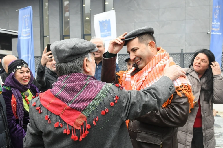 Kuşadası Belediyesi bazı birimlerini çadıra taşıdı 