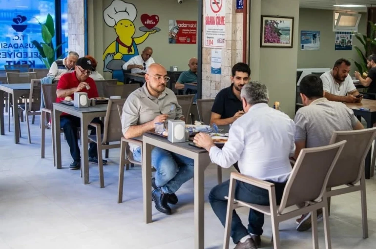 Kuşadası Kent Lokantası’nda 2 ayda 8 bin 852 kişiye yemek hizmeti