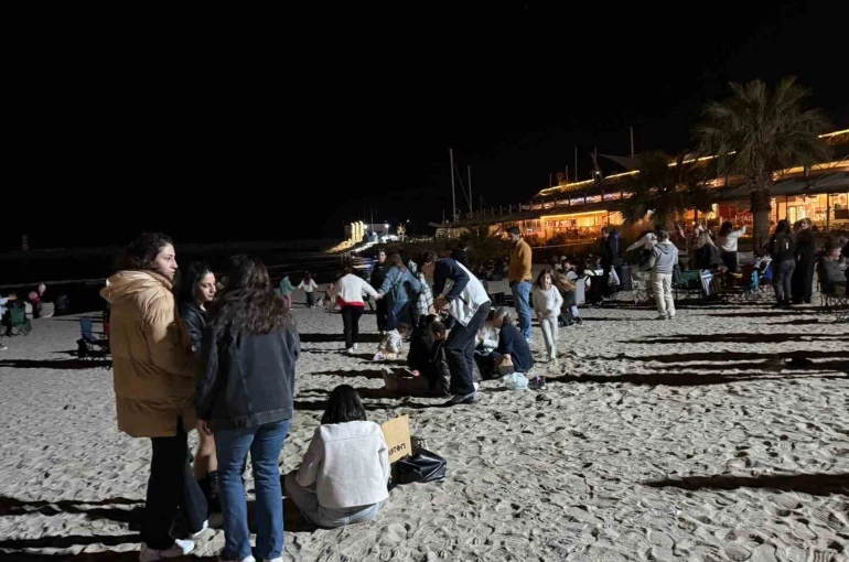 Kuşadası sahillerinde hıdırellez coşkusu 
